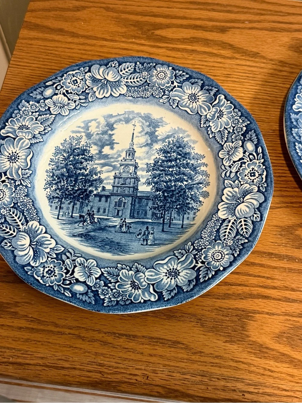 2 Liberty Blue Historic Colonial Scenes Independence Hall 9.75” Dinner Plates